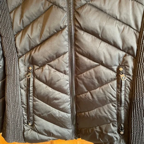🩷NWOT Nautica Women’s Black Puffer Jacket with Hood and Faux Fur trim. size S - Picture 5 of 8
